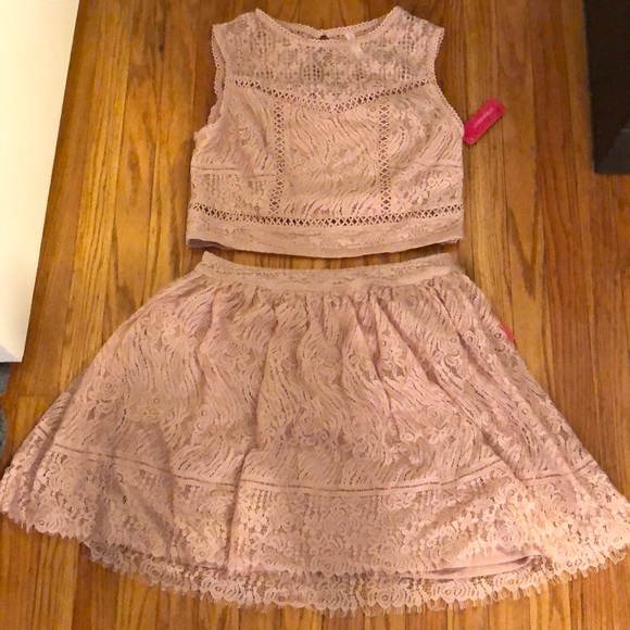 Xhilaration Dresses & Skirts - Xhilaration light pink lace 2pc skirt and shirt